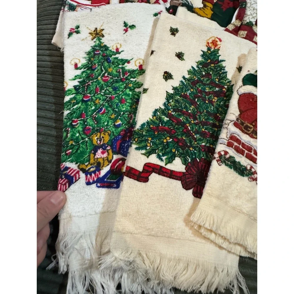 Vintage Holiday Traditions Set of 6 Guest Towels‎ Santa Christmas Trees Festive